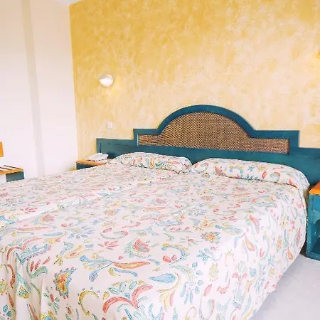 Moon Dreams Coral Hotel 3*