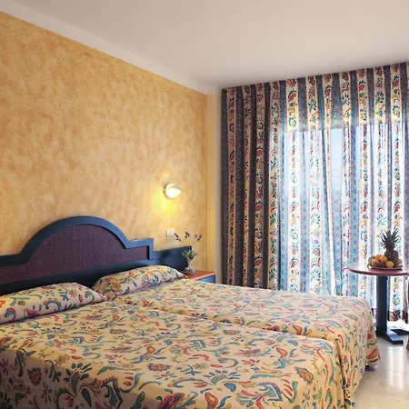 Moon Dreams Coral Hotel 3*